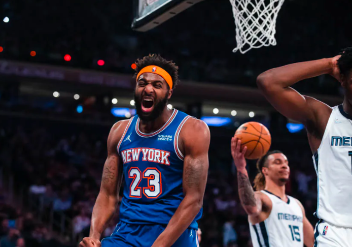 Knicks' Mitchell Robinson out after surgery on foot